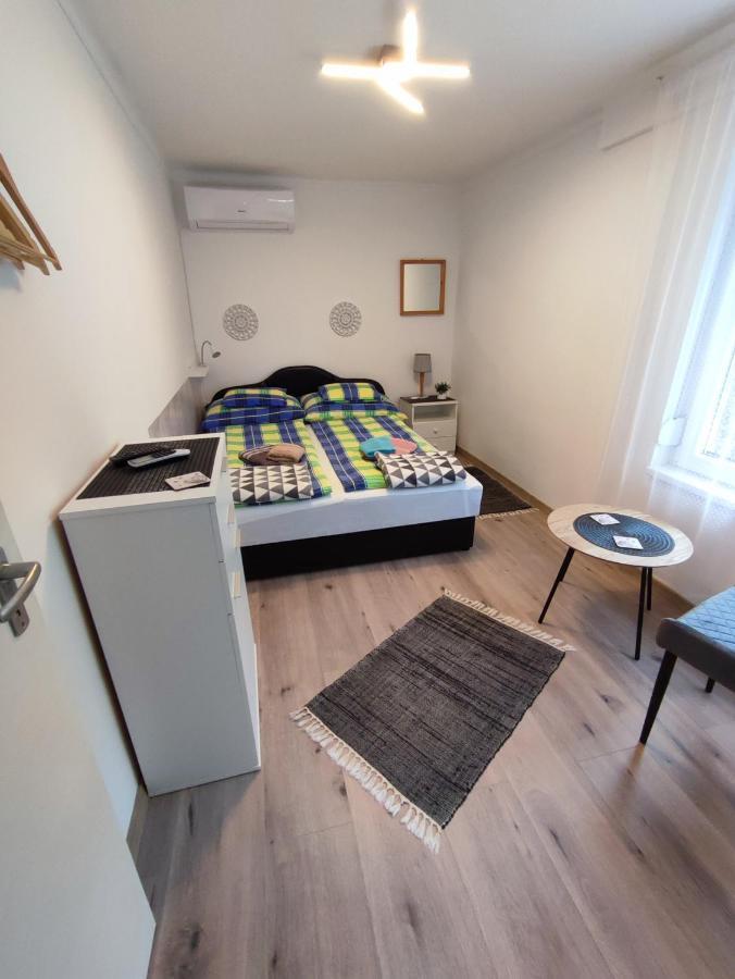 שיופוק Apartman Valentin מראה חיצוני תמונה